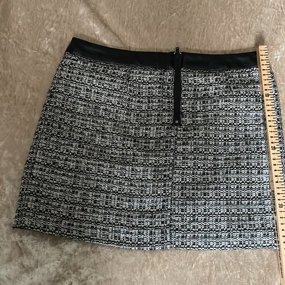 Chic business skirt! Gap / Size 2 - Picture 3 of 3